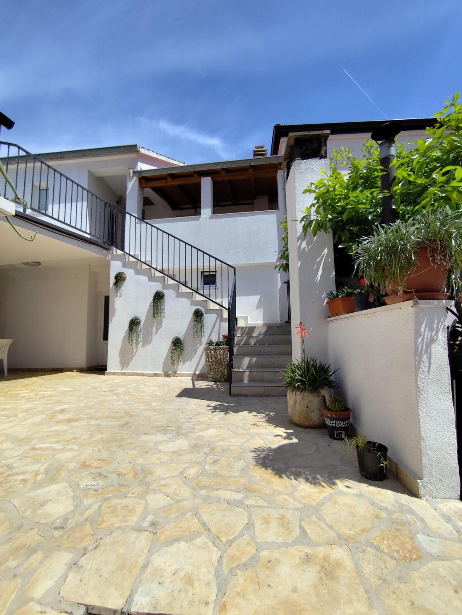 Apartments Milevcic Jelsa  Bilik gambar
